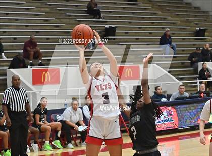 Thumbnail 2 in Lake Ridge vs. Corpus Christi Veterans Memorial (McDonald's Texas Invitational) photogallery.