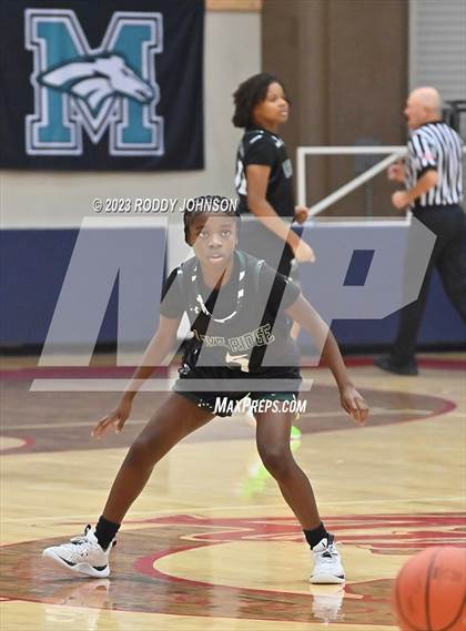 Thumbnail 1 in Lake Ridge vs. Corpus Christi Veterans Memorial (McDonald's Texas Invitational) photogallery.
