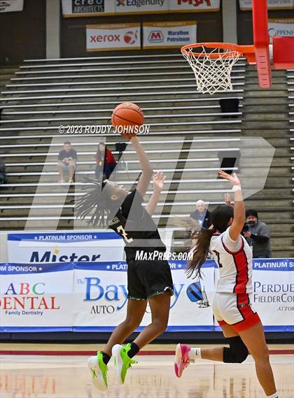 Thumbnail 1 in Lake Ridge vs. Corpus Christi Veterans Memorial (McDonald's Texas Invitational) photogallery.