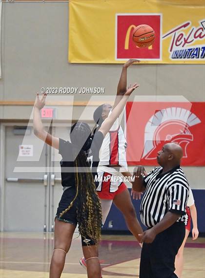 Thumbnail 1 in Lake Ridge vs. Corpus Christi Veterans Memorial (McDonald's Texas Invitational) photogallery.