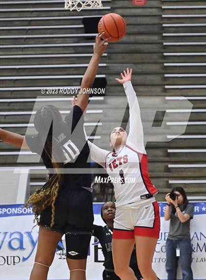 Thumbnail 3 in Lake Ridge vs. Corpus Christi Veterans Memorial (McDonald's Texas Invitational) photogallery.