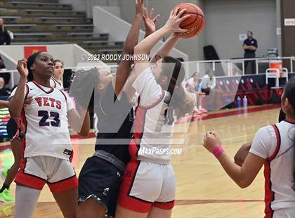 Thumbnail 3 in Lake Ridge vs. Corpus Christi Veterans Memorial (McDonald's Texas Invitational) photogallery.