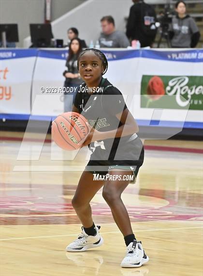 Thumbnail 3 in Lake Ridge vs. Corpus Christi Veterans Memorial (McDonald's Texas Invitational) photogallery.