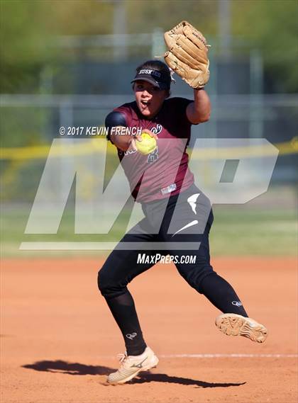 Thumbnail 3 in Hamilton vs. Highland photogallery.