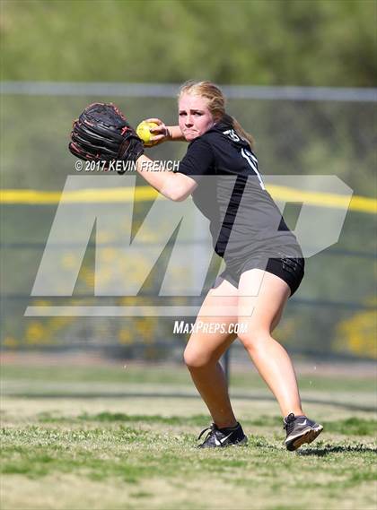 Thumbnail 3 in Hamilton vs. Highland photogallery.