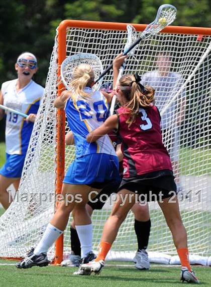 Thumbnail 2 in Springfield vs. Radnor (PIAA Final) photogallery.