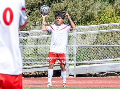 Thumbnail 2 in Syracuse vs. Mountain Ridge (UHSAA  6A Round 1) photogallery.