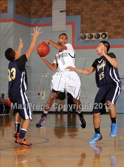 Thumbnail 2 in St. Genevieve vs. Crean Lutheran (CIF SS Playoffs) photogallery.