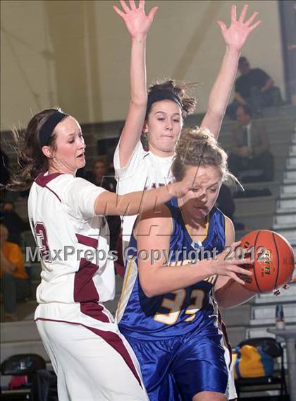 Thumbnail 1 in Sheridan vs. Laramie (4A East Regional Playoffs) photogallery.