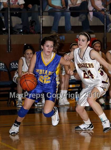 Thumbnail 3 in West Forest vs. Elk County Catholic (PIAA District 9 A Finals) photogallery.