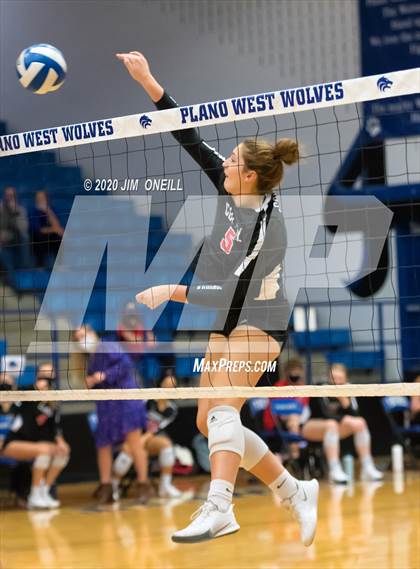 Thumbnail 3 in Coppell @ Plano West photogallery.