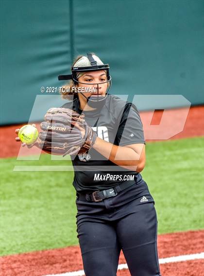 Thumbnail 1 in Topeka vs Olathe North (KSHSAA 6A Championship) photogallery.