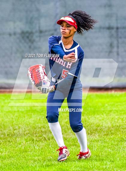 Thumbnail 2 in Topeka vs Olathe North (KSHSAA 6A Championship) photogallery.