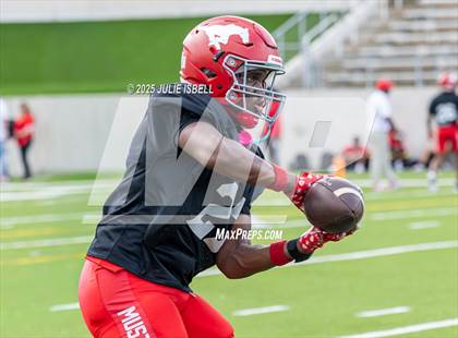 Thumbnail 2 in Lake Travis vs. North Shore (UIL 6A D1 Football Semifinals) photogallery.