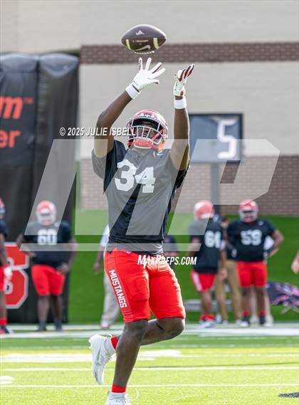Thumbnail 1 in Lake Travis vs. North Shore (UIL 6A D1 Football Semifinals) photogallery.
