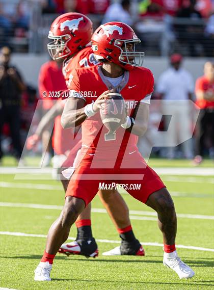Thumbnail 3 in Lake Travis vs. North Shore (UIL 6A D1 Football Semifinals) photogallery.