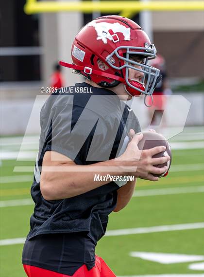 Thumbnail 3 in Lake Travis vs. North Shore (UIL 6A D1 Football Semifinals) photogallery.