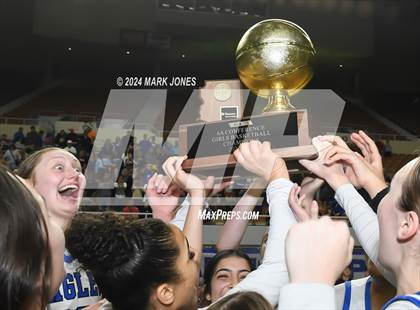 Thumbnail 1 in O'Connor vs. Perry (AIA 6A Final - Awards) photogallery.