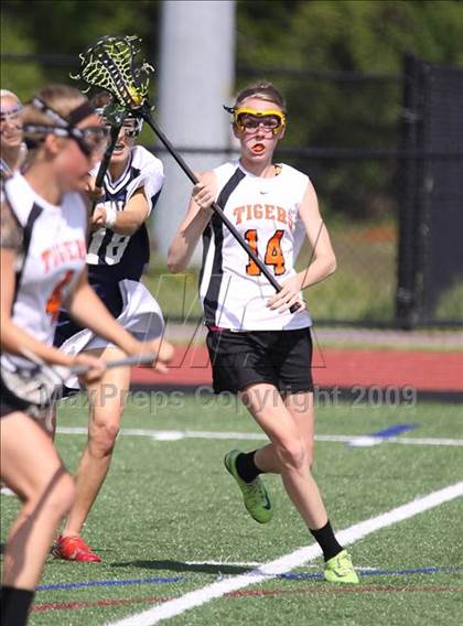 Thumbnail 3 in Amherst Central vs East Aurora (Section 5 Class C Final) photogallery.