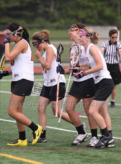 Thumbnail 2 in Amherst Central vs East Aurora (Section 5 Class C Final) photogallery.