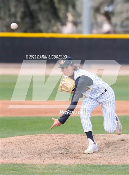 Thumbnail 3 in Gilbert vs. Desert Ridge (Bob Everett Classic) photogallery.