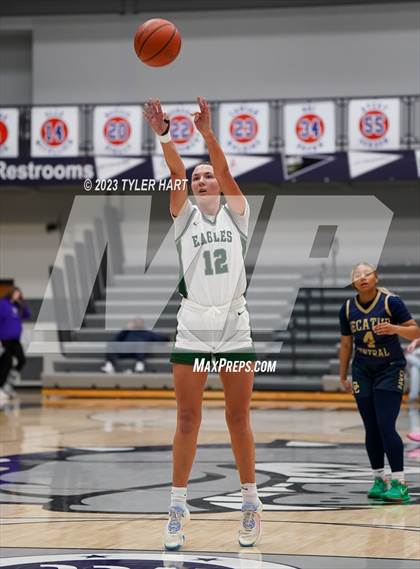 Thumbnail 3 in Zionsville vs Decatur Central (Sneakers for Santa Shootout) photogallery.