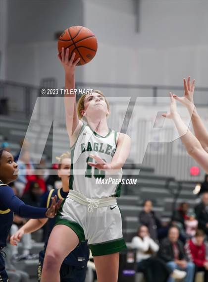 Thumbnail 2 in Zionsville vs Decatur Central (Sneakers for Santa Shootout) photogallery.