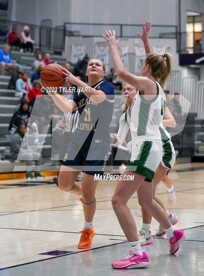 Thumbnail 3 in Zionsville vs Decatur Central (Sneakers for Santa Shootout) photogallery.
