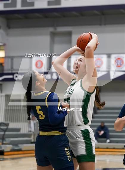 Thumbnail 2 in Zionsville vs Decatur Central (Sneakers for Santa Shootout) photogallery.