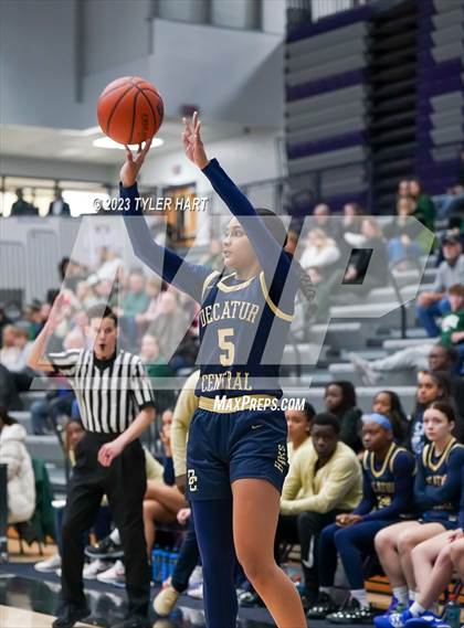 Thumbnail 2 in Zionsville vs Decatur Central (Sneakers for Santa Shootout) photogallery.