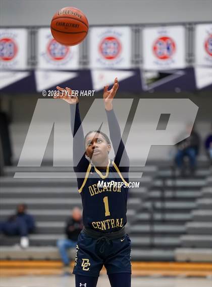 Thumbnail 1 in Zionsville vs Decatur Central (Sneakers for Santa Shootout) photogallery.