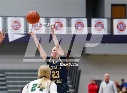 Thumbnail 3 in Zionsville vs Decatur Central (Sneakers for Santa Shootout) photogallery.