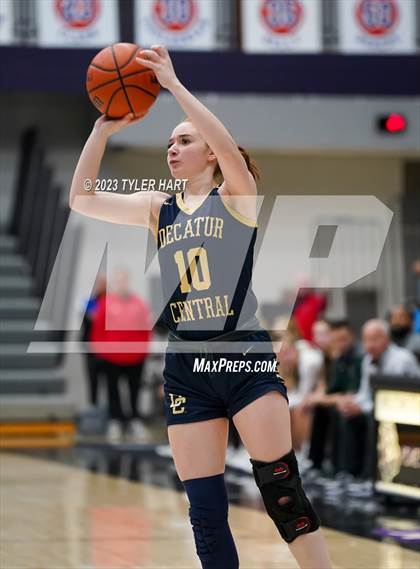 Thumbnail 2 in Zionsville vs Decatur Central (Sneakers for Santa Shootout) photogallery.