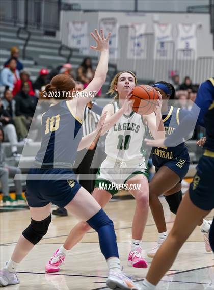 Thumbnail 2 in Zionsville vs Decatur Central (Sneakers for Santa Shootout) photogallery.