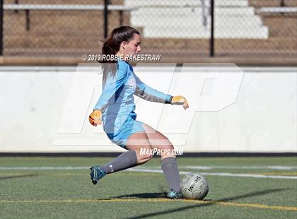 Thumbnail 1 in Spring Hill vs. Midlothian Heritage (UIL 4A Region II Semi-Final) photogallery.