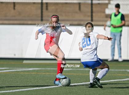 Thumbnail 3 in Spring Hill vs. Midlothian Heritage (UIL 4A Region II Semi-Final) photogallery.