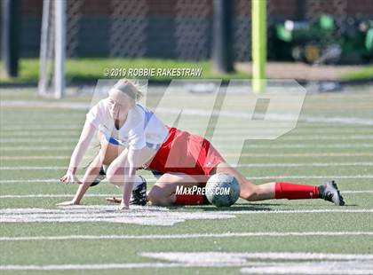 Thumbnail 1 in Spring Hill vs. Midlothian Heritage (UIL 4A Region II Semi-Final) photogallery.