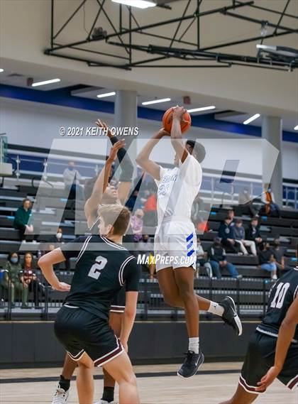 Thumbnail 1 in Lewisville @ Hebron photogallery.