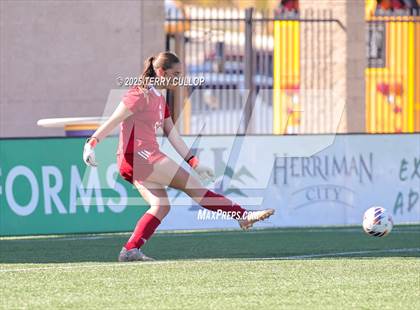 Thumbnail 3 in Spanish Fork vs. Olympus (UHSAA 5A Semi Final) photogallery.