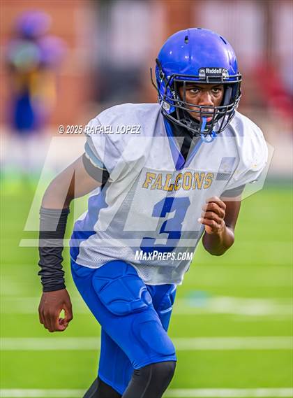 Thumbnail 2 in Beaumont United vs. Channelview (Scrimmage) photogallery.