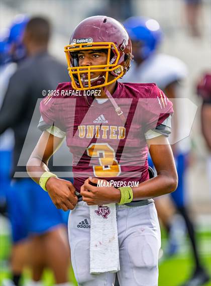 Thumbnail 3 in Beaumont United vs. Channelview (Scrimmage) photogallery.