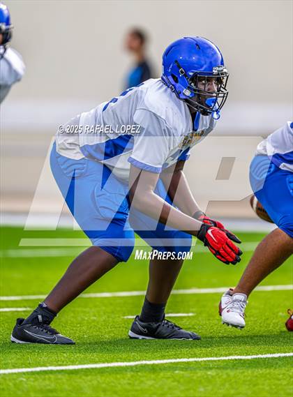 Thumbnail 2 in Beaumont United vs. Channelview (Scrimmage) photogallery.