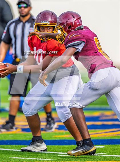 Thumbnail 3 in Beaumont United vs. Channelview (Scrimmage) photogallery.
