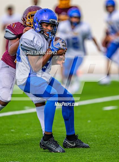 Thumbnail 2 in Beaumont United vs. Channelview (Scrimmage) photogallery.