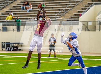 Thumbnail 3 in Beaumont United vs. Channelview (Scrimmage) photogallery.