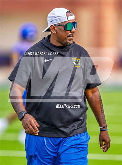 Thumbnail 3 in Beaumont United vs. Channelview (Scrimmage) photogallery.