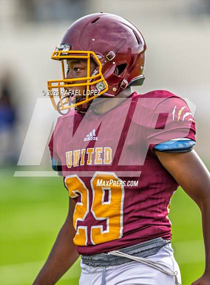 Thumbnail 3 in Beaumont United vs. Channelview (Scrimmage) photogallery.