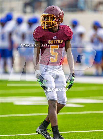 Thumbnail 3 in Beaumont United vs. Channelview (Scrimmage) photogallery.