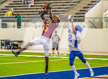 Thumbnail 1 in Beaumont United vs. Channelview (Scrimmage) photogallery.