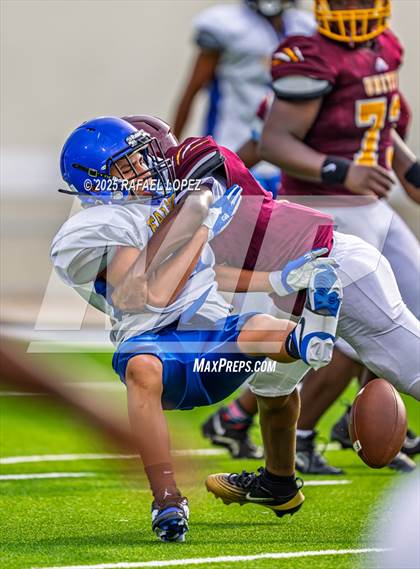 Thumbnail 1 in Beaumont United vs. Channelview (Scrimmage) photogallery.